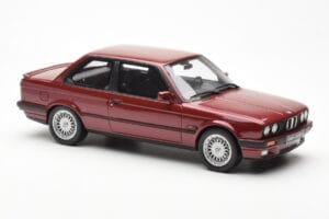 BMW 325i E30 Bordeaux Metallic Otto 1:18 OT102 Resina - imagem 4 de 6