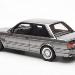BMW 325i E30 Cinzento Metallic Otto 1:18 - image 5 of 6