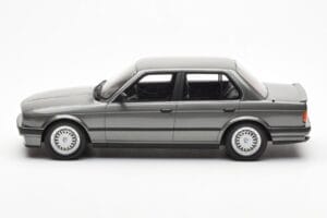 BMW 325i E30 Berlina Dolphin Cinzento Otto 1:18 OT819 Resina - imagem 3 de 6