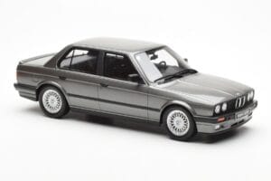 BMW 325i E30 Berlina Dolphin Cinzento Otto 1:18 OT819 Resina - imagem 4 de 6