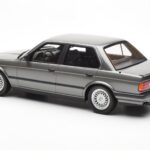 BMW 325i E30 Berlina Dolphin Cinzento Otto 1:18 - image 5 of 6