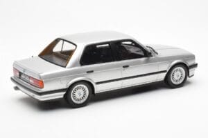 BMW 325i E30 Prata Otto 1:18 OT912 Resina - imagem 2 de 6