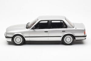 BMW 325i E30 Prata Otto 1:18 OT912 Resina - imagem 3 de 6
