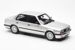 BMW 325i E30 Prata Otto 1:18 OT912 Resina - imagem 4 de 6
