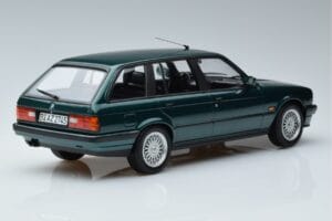 BMW 325i E30 Touring Verde Metálico Norev 1:18 183219 Metal - imagem 2 de 6