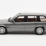 BMW 325i E30 Touring Cinzento Otto 1:18 - image 3 of 6