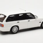 BMW 325i E30 Touring M Package Branco Otto 1:18 - image 2 of 5