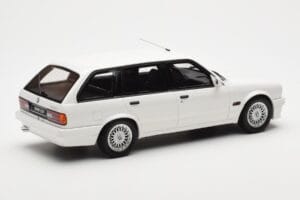 BMW 325i E30 Touring M Package Branco Otto 1:18 OT238 Resina - imagem 2 de 5