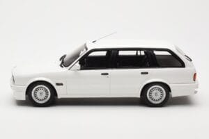 BMW 325i E30 Touring M Package Branco Otto 1:18 OT238 Resina - imagem 3 de 5