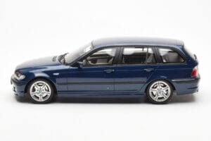BMW 330i E46 Touring Azul Otto 1:18 OT251 Resina - imagem 3 de 6