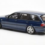 BMW 330i E46 Touring Azul Otto 1:18 - image 5 of 6