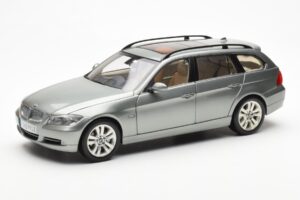BMW 330i E91 Touring Cinzento Metallic Kyosho 1:18 80430394359