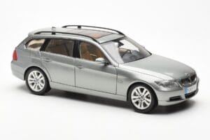 BMW 330i E91 Touring Cinzento Metallic Kyosho 1:18 80430394359 Metal - imagem 6 de 8