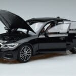 BMW 330i G20 Preto Metálico Norev 1:18 183277 Metal - image 2 of 7