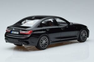 BMW 330i G20 Preto Metálico Norev 1:18 183277 Metal - imagem 3 de 7