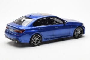 BMW 330i G20 Portimao Azul Metallic Norev 1:18 80432450999 Metal - imagem 3 de 8