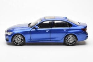 BMW 330i G20 Portimao Azul Metallic Norev 1:18 80432450999 Metal - imagem 4 de 8