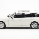 BMW 335i F31 Touring Alpine Branco Paragon 1:18 - image 4 of 8