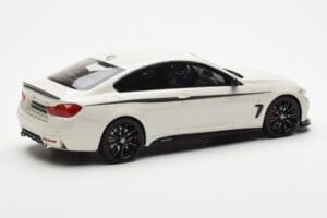BMW 435i F32 M Performance Package Branco GT Spirit 1:18 GT710 Resina - imagem 2 de 6