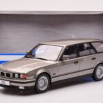 BMW 530i E34 Touring Cinzento Metalizado MCG 1:18 - image 6 of 6