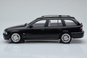 BMW 540 E39 Touring M Package Preto Otto 1:18 OT1013 Resina - imagem 3 de 6