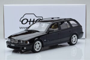 BMW 540 E39 Touring M Package Preto Otto 1:18 OT1013 Resina - imagem 6 de 6
