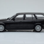 BMW 540i E34 Touring Preto Metalizado MCG 1:18 - image 3 of 6
