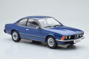BMW 628 CSi E24 Azul MCG 1:18 MCG18164 Metal - imagem 3 de 5