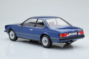 BMW 628 CSi E24 Azul MCG 1:18 MCG18164 Metal - imagem 4 de 5
