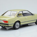 BMW 628 CSi E24 Verde Claro MCG 1:18 - image 2 of 5