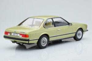 BMW 628 CSi E24 Verde Claro MCG 1:18 MCG18163 Metal - imagem 2 de 5