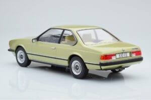 BMW 628 CSi E24 Verde Claro MCG 1:18 MCG18163 Metal - imagem 4 de 5
