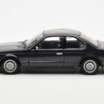 BMW 635 CSi E24 Diamant Preto Metálico AUTOart 1:18 - image 4 of 8