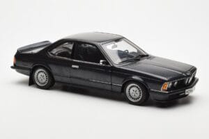 BMW 635 CSi E24 Diamant Preto Metálico AUTOart 1:18 70521 Metal - imagem 6 de 8