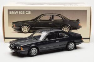 BMW 635 CSi E24 Diamant Preto Metálico AUTOart 1:18 70521 Metal - imagem 8 de 8