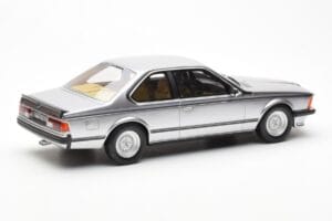 BMW 635 CSi E24 Prata Otto 1:18 OT313 Resina - imagem 2 de 6