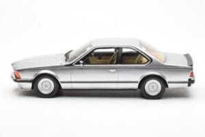 BMW 635 CSi E24 Prata Otto 1:18 OT313 Resina - imagem 3 de 6