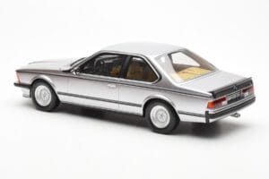 BMW 635 CSi E24 Prata Otto 1:18 OT313 Resina - imagem 5 de 6