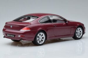 BMW 645Ci E63 Vermelho Escuro Kyosho 1:18 08701CR Metal - imagem 3 de 7
