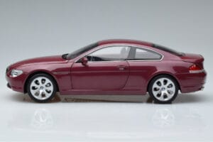 BMW 645Ci E63 Vermelho Escuro Kyosho 1:18 08701CR Metal - imagem 4 de 7