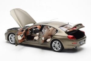 BMW 650i F06 Gran Coupe Frozen Bronze Metallic Paragon 1:18 80432218742 Metal - imagem 5 de 8
