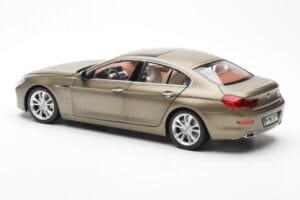 BMW 650i F06 Gran Coupe Frozen Bronze Metallic Paragon 1:18 80432218742 Metal - imagem 7 de 8