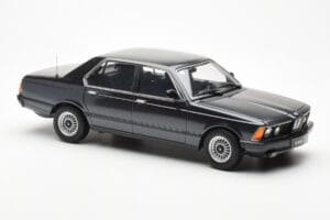 BMW 733i E23 Preto Metallic KK-Scale 1:18 KKDC180101 Metal - imagem 4 de 6
