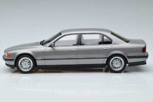 BMW 7 Series E38 750iL Otto 1:18 OT952 Resina - imagem 3 de 6