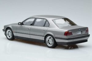 BMW 7 Series E38 750iL Otto 1:18 OT952 Resina - imagem 5 de 6