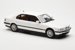BMW 750iL E38 Asia Exclusive Branco Otto 1:18 OT836 Resina - imagem 4 de 6