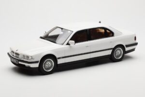 BMW 750iL E38 Asia Exclusive Branco Otto 1:18 OT836