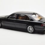 BMW 750iL E38 Preto Otto 1:18 - image 5 of 6