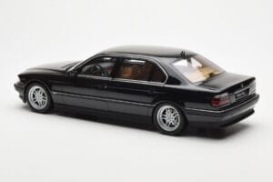 BMW 750iL E38 Preto Otto 1:18 OT609 Resina - imagem 5 de 6