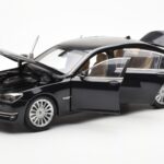 BMW 750Li F02 Facelift Carbon Preto Kyosho 1:18 - image 2 of 8